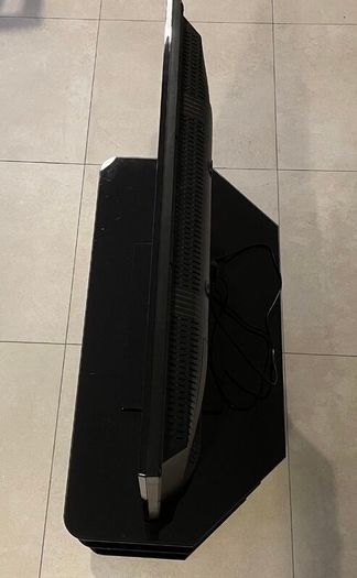 Toshiba 32 inch Smart TV, Antenna + Stand