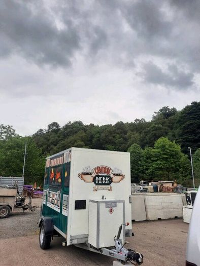 Mobile catering trailer