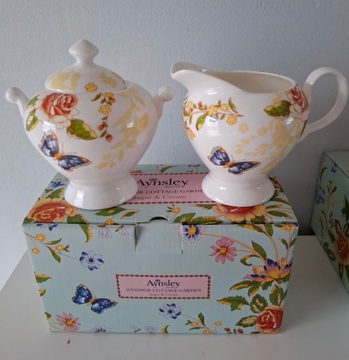 Aynsley Windsor Cottage Tea Set