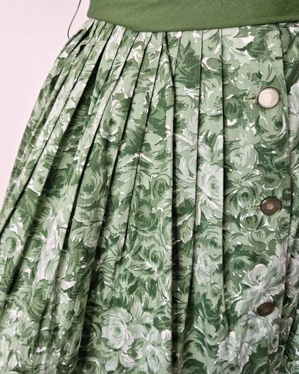 Vintage 1950s 1960s green floral cotton tea dress handmade feminine summer S 8 10