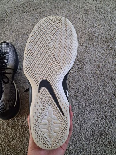 Men's Nike AirMax Infuriate Basketball Shoes