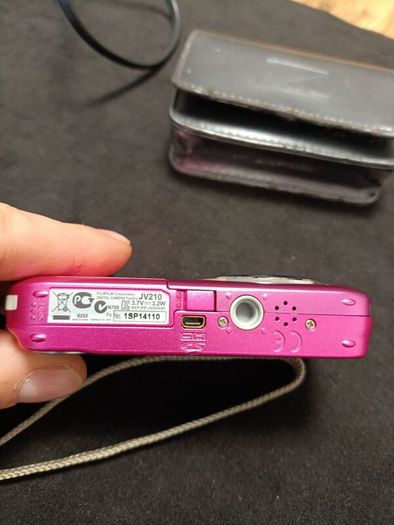 Fujifilm Finepix JV210 digital camera 14.0MP