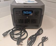 EcoFlow RIVER 2 Pro portable power station 768Wh + EcoFlow backpack, mint