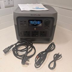 EcoFlow RIVER 2 Pro portable power station 768Wh + EcoFlow backpack, mint