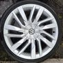 19" Genuine Vw Alloys with tyres Image 4