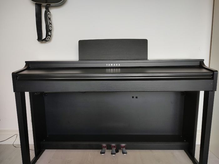 Yamaha Calvinova CLP-525 Piano