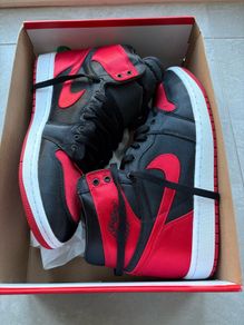 Nike Jordan 1 Satin Breds New
