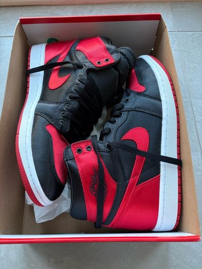 Nike Jordan 1 Satin Breds New