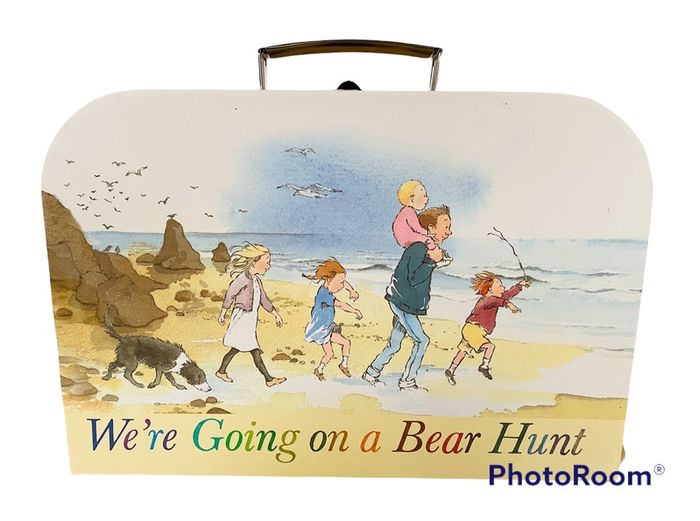20 Sets Of 3 Suitcases - We're Going On A Bear Hunt!