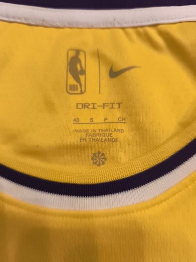 Lakers James vest