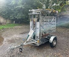 Wopa 39 Hoof Trimming Crate