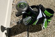 Wilson Deep red junior clubs