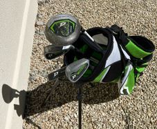 Wilson Deep red junior clubs