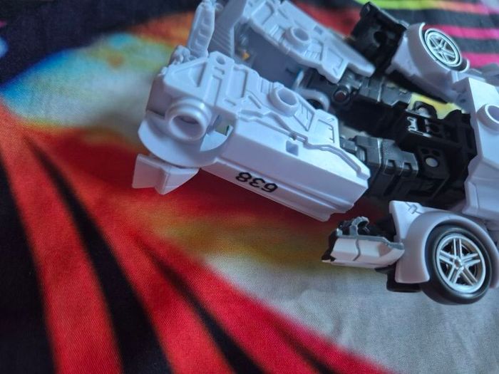 Hasbro Wheeljack Deluxe Class Transformers Studio Series Gen Selects