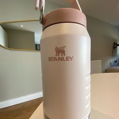Rose Quartz 1.9l Ice-Flow Flip-Straw Stanley Bottle