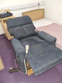 Electric recliner chair