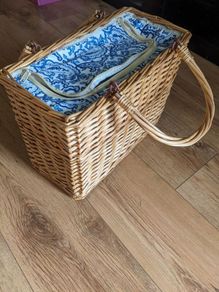 Picnic cooler basket