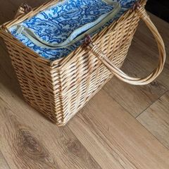 Picnic cooler basket