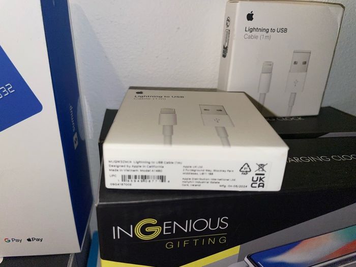 Apple lighting chargers (1M)