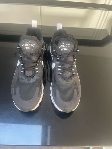 womans runners Nike react