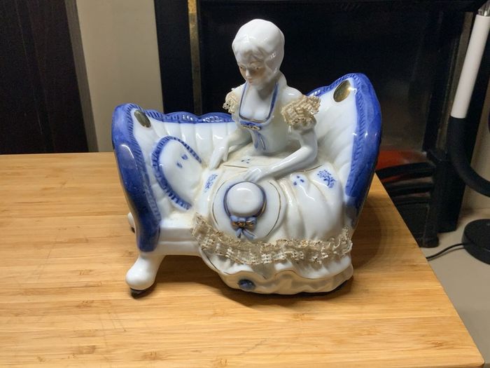Figurines