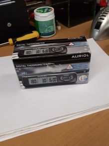 Digital thermometer