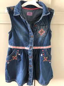 Sleeveless denim dress