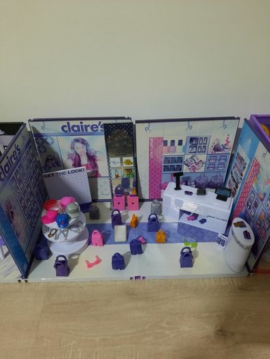 Girls playing shops