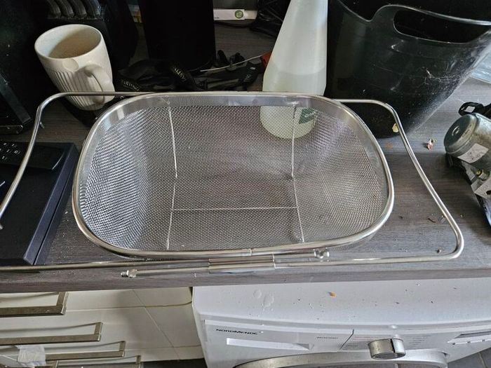 Kitchen sink strainer