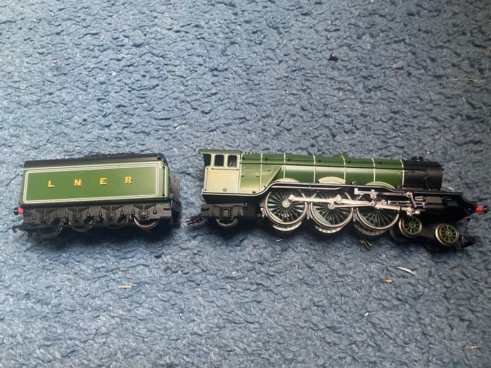 Flying Scotsman & 4 LNER Carriages - OO Gauge
