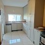 L shaped kitchen Image 2