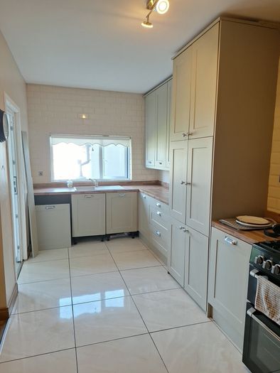 L shaped kitchen