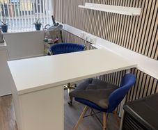 nail station  for rent