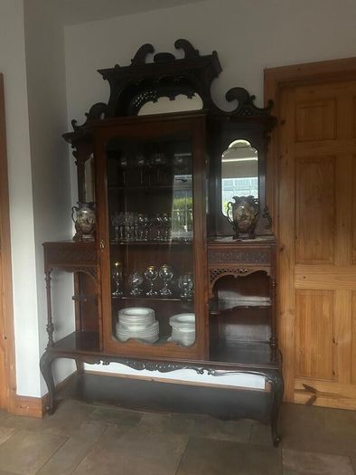 Beautiful display cabinet