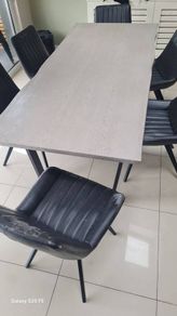 table and 6 chairs