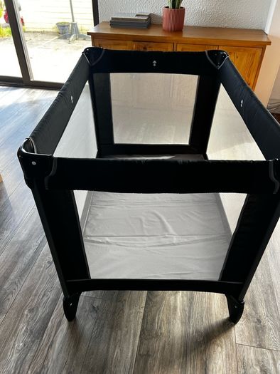 graco travel cot excellent condition