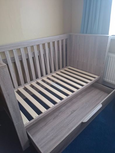 Mamas & Papas Franklin Cot Bed - Grey - Excellent