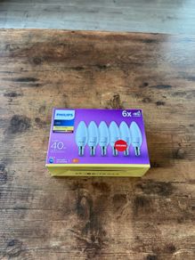 PHILIPS LED light bulbs warm white 2700K