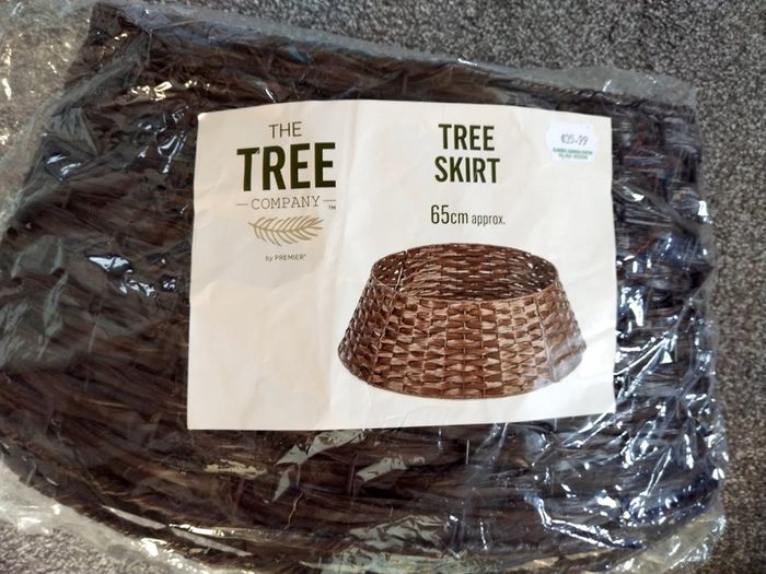 Christmas Tree Skirt 65cm Adjustable in x4 Sections