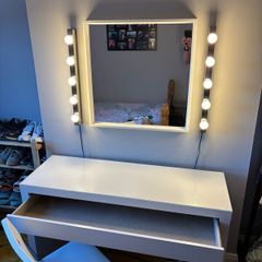 Dressing Table Set - Mirror, Lights and Chair
