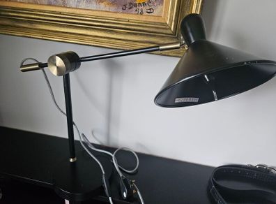 Table lamp