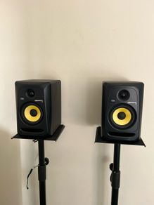KRK Rokit 5 Speakers w/Stands