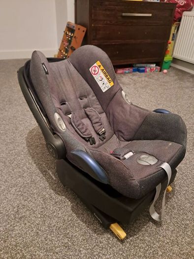 Maxi-Cosi CabrioFix Baby Car Seat + Base