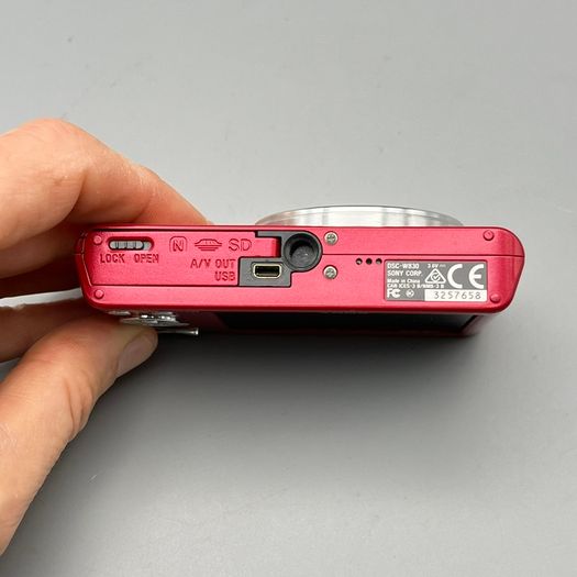 Sony DSC-W830 20.1MP Digital Camera Red - Full Kit
