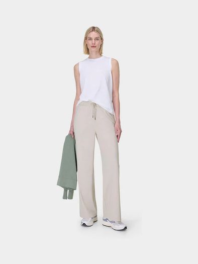 Size XXS New with tags Sweaty Betty Cream 30 inch inside seam Explorer Wide Leg 30" Trousers