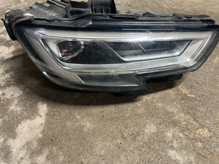 Audi a3 2018  right headlight original