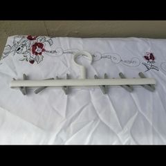 Hat hanger storage