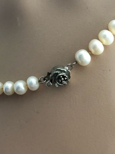 pearl necklace