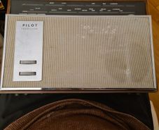 Pilot transistor Radio. Model Tr-80