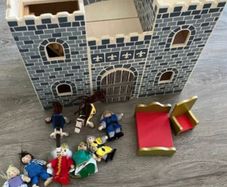 Fold & Go Melissa & Doug Toy castle
